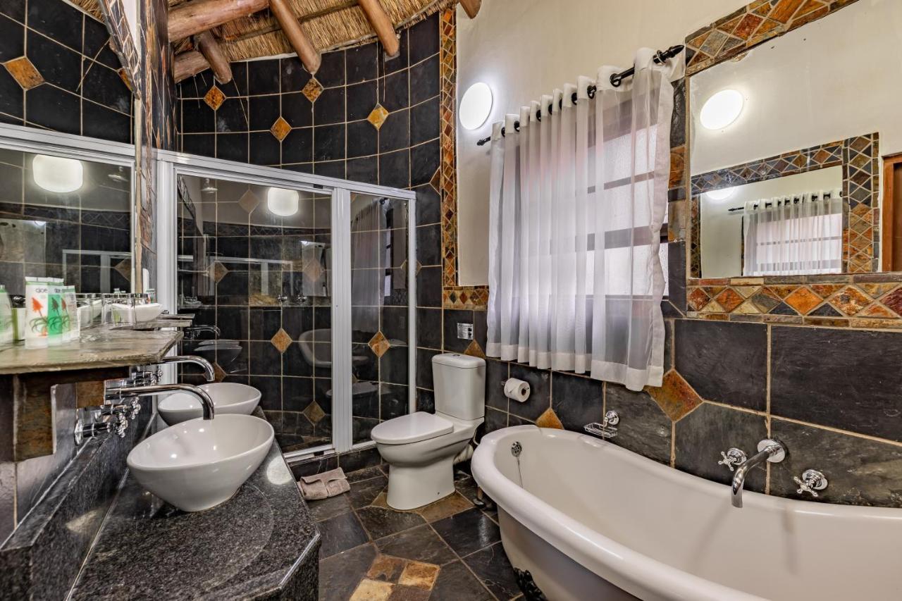 Zulu Nyala Game Lodge Hluhluwe Exterior photo